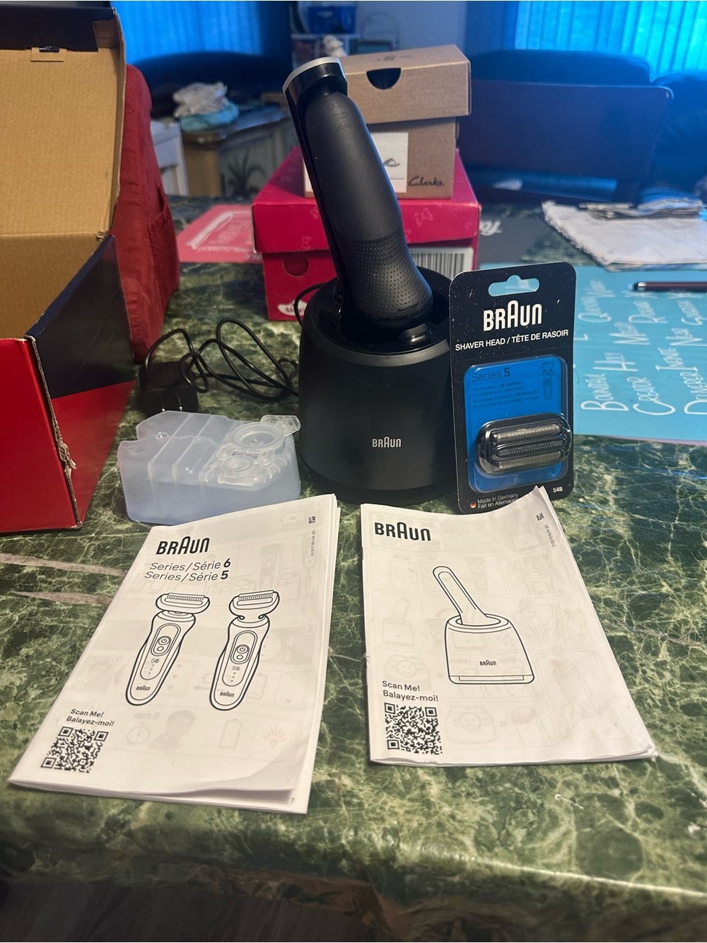 Braun Series 5 Electric Shaver with Charging Stand - Black